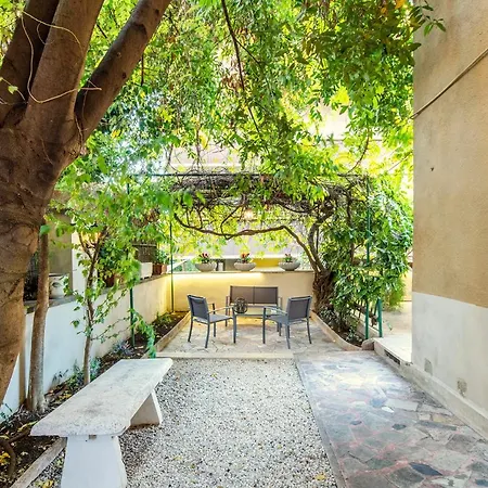 Garden House - Luxury - Overnight Only Penzion 2*