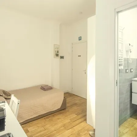 Garden House - Luxury - Overnight Only Guest house 2*