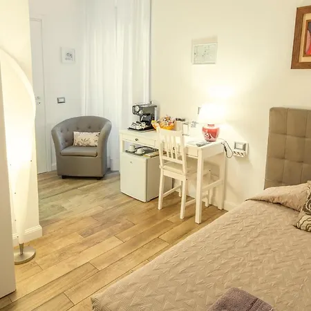 Garden House - Luxury - Overnight Only Rome