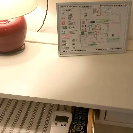 Garden House - Luxury - Self Check-in Only ゲストハウス